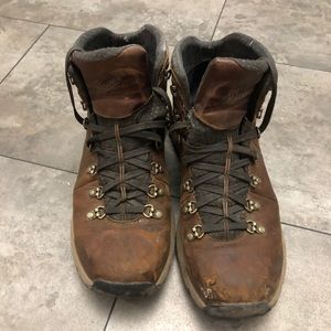 Danner Mountain 600 Leather Hiking Boots Size 11